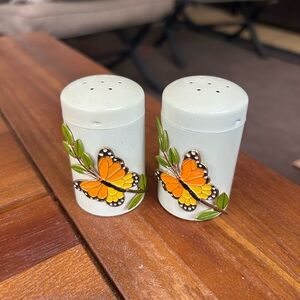 Vintage George Good Metal Butterfly Salt And Pepper Shakers Made In Korea
